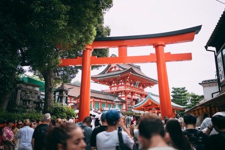 【朗報】中国人観光客、1ミリも影響無かったｗｗｗｗ