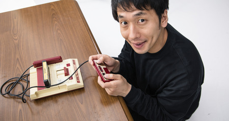 いい歳こいて幼稚な趣味←ギリ分かる　趣味を公言←？？？