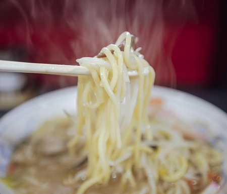 ラーメンを「らぁめん」とか「らぁ麺」とか書いてる店で美味いところに出会ったことがないんやが