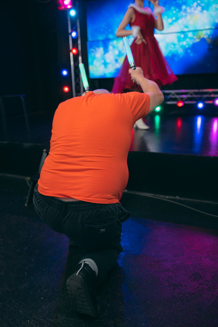 【悲報】ワイのトッモ、アイドルに金かけすぎて米すら買えない