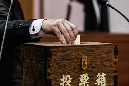 【悲報】小池百合子、蓮舫、どっちも公職選挙法違反で刑事告訴されるｗｗｗｗｗ　　　