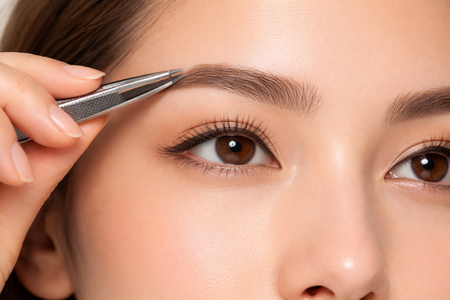 「ぶっちゃけなんでチー牛って眉毛整えることを嫌う人が多いんや？