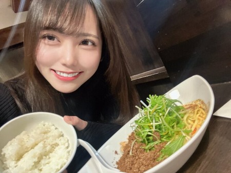 【画像】麻雀女流雀士とセクシー女優の写真、判断難しい説