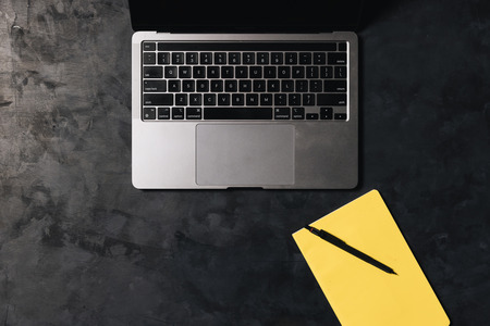 なんで投票って電子化せんの？笑