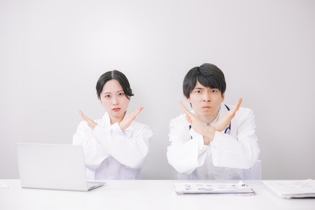 病院って土日こそフルで開けるべきやろ