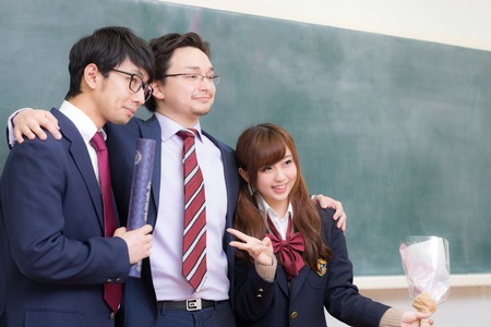 ワイとトッモ「教師になるンゴ！（教職課程をとる）」