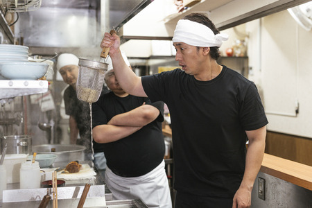 ラーメン屋がいまだにキャッシュレス普及しない理由