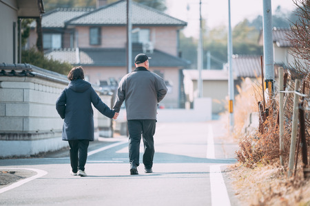 【朗報】夫さん「妻とずっと仲良くいる方法はこれです！！！」男女対立、無事に終結へ