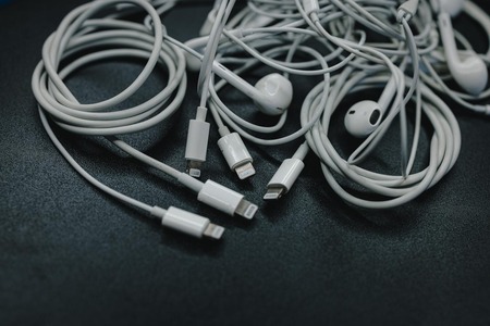 ぶっちゃけ有線イヤホンの方が良くない？