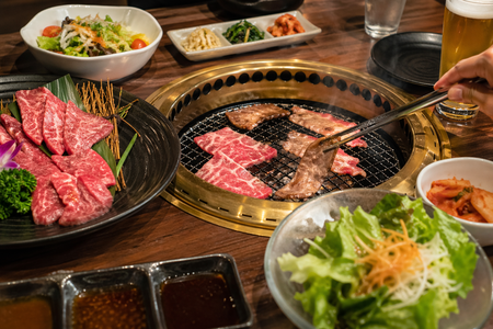 複数人で焼肉屋行った時にサラダ頼むやつｗｗｗｗｗｗｗ