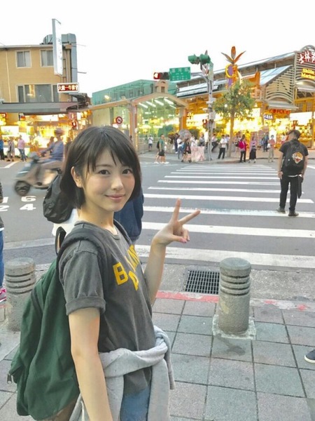 【画像】浜辺美波さん、美人すぎる