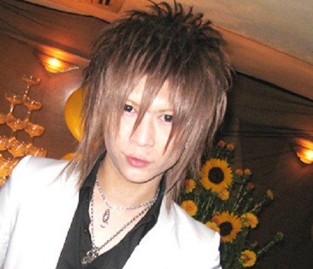 FF開発「暗い世界観でぇ主人公が不幸になってぇ…これが大人向け！」