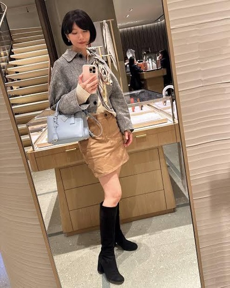 【画像】49歳芥川賞作家、エチエチすぎる