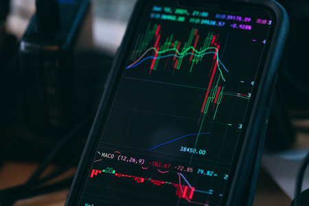 投資歴18年ワイ　脳が壊れる