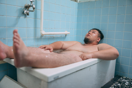 【悲報】風呂嫌いオタクさんを入浴させる方法、見つかる