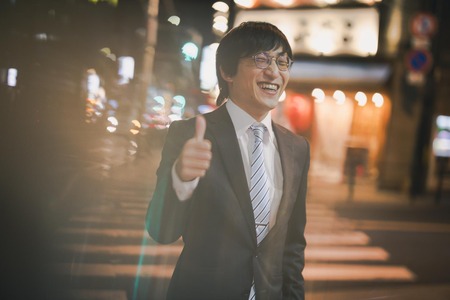 会社「社内で飲み会やるよ！参加は自由だよ！」ワイ「ええやん行きたくないし欠席したろ」
