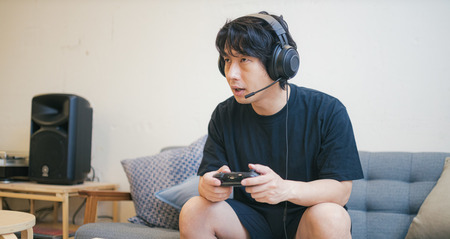 いい歳こいてゲームやってる独身男性ってやばくね？