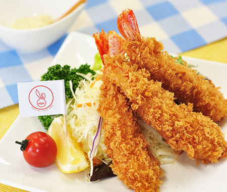 海老フライの尻尾←旨い　焼き鮭の皮←旨い　しじみの味噌汁の貝←う～ん…