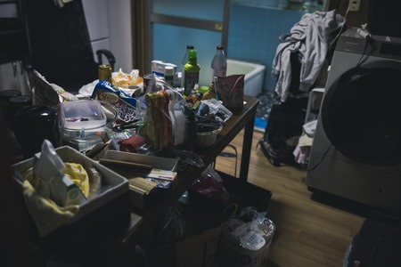 【緊急速報】ギャル「時給2700円で部屋掃除して」