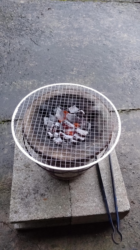 年末恒例・七輪焼き始めるで