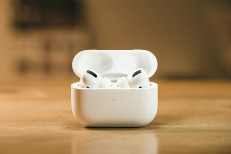 airpods458A2947_TP_V