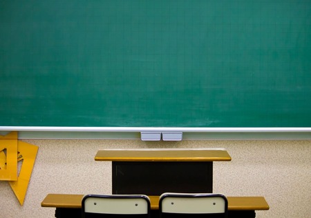 女教師(32)「ねえ生徒くん(12)、シない？」ｻﾜｻﾜ→結果