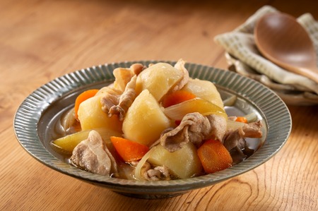 肉じゃがとかいう何故か男が好きな飯と勘違いされてる料理