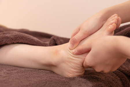 悲報　ジャップさん、嫌がる12歳女児を人身売買し性風俗売りする。日本人は全員死んだほうがいいと話題に