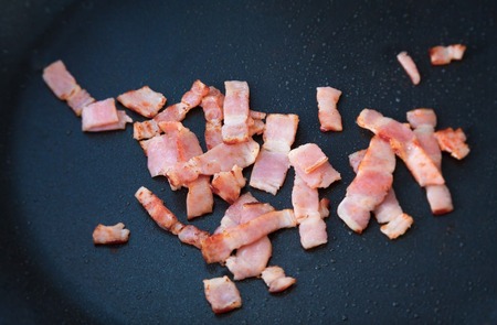 ベーコンとかソーセージとか食いまくると癌になりやすいらしいけど