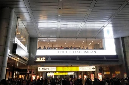 品川駅の社畜観察カフェ、写真撮影禁止へwwwwwwwwwwwwwwwwwwwwwwww