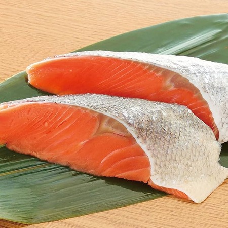 鮭の皮って食うよな？
