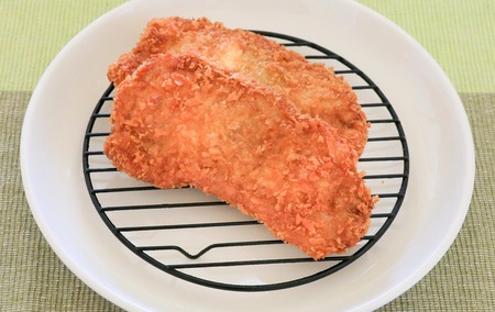 結局お前らはとんかつに何をかけるの？