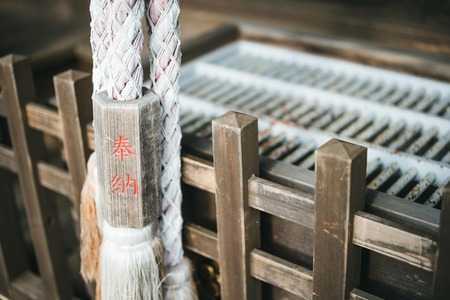 【悲報】神社「1円玉はあかんで！手数料たかいねん！」