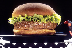 800px-NCI_Visuals_Food_Hamburger