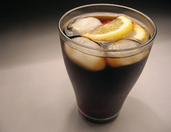 774px-Glass_cola