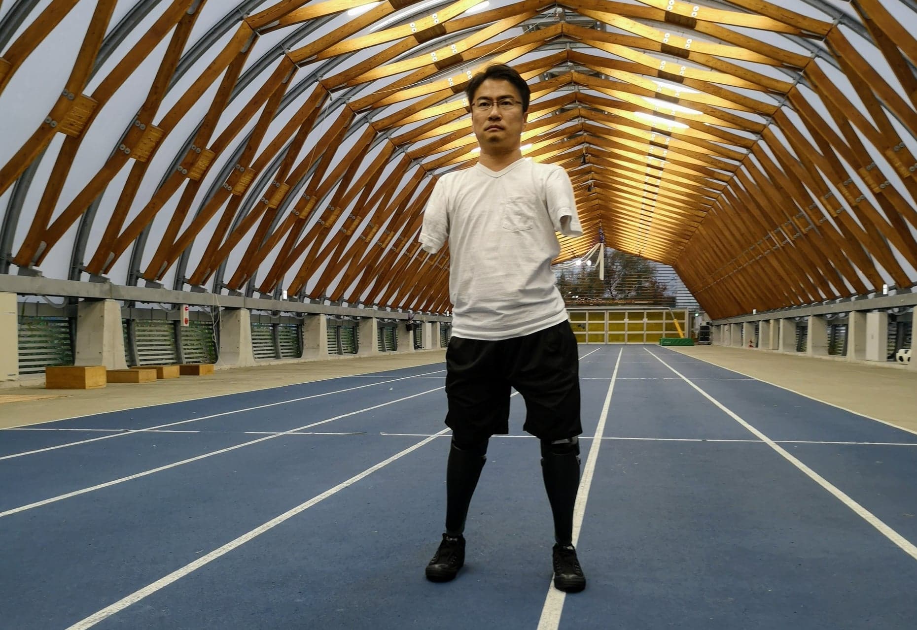 ニュース30over 乙武洋匡氏が義足歩行に挑戦するも弱音を吐く「義足、ちっともうまくならない。なんでだろう