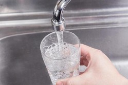 水