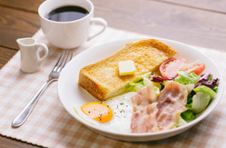 朝食