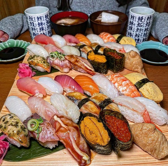 【画像】1300円の寿司ランチｗｗｗｗｗ