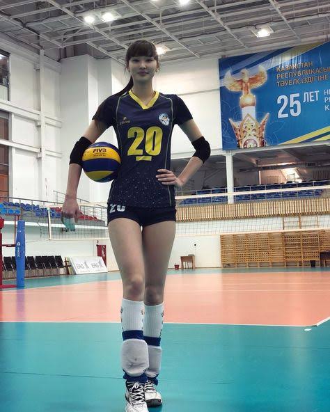【画像】12頭身女、ガチのマジでヤバすぎるｗｗｗ