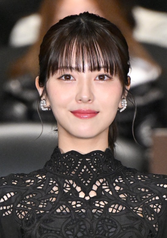 【画像】浜辺美波さんの顔面、完璧すぎるｗｗｗｗｗ