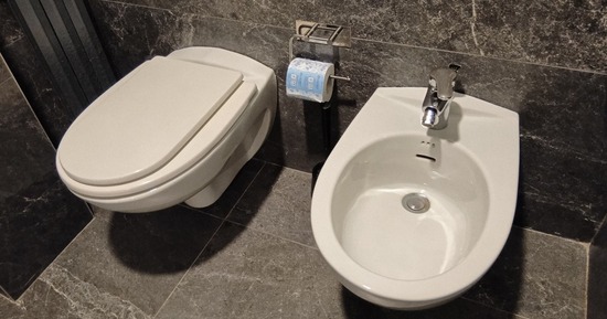 【画像】便器の横に便器？　イタリアで「ビデ」が普及している理由…