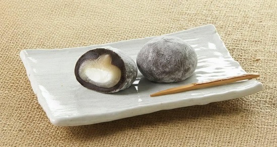 【画像】ファーストクラスで出されるこれ、食べたことない奴ｗｗｗ