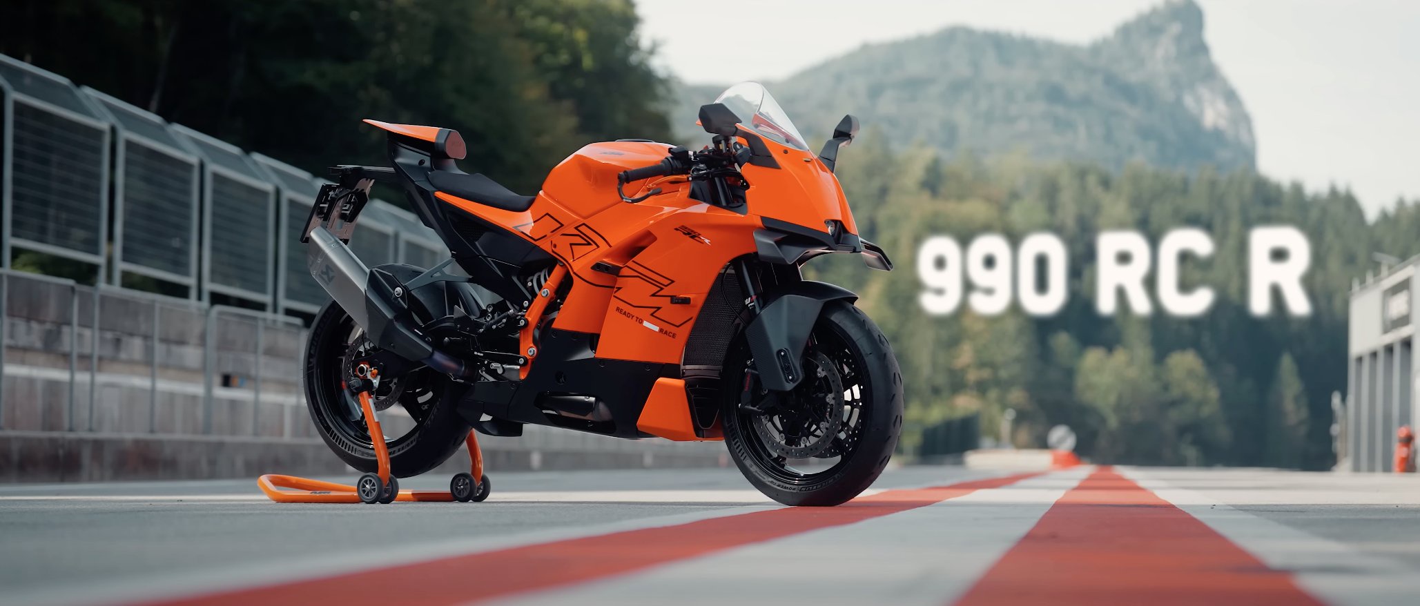 【画像】倒産しかけたバイクメーカー、とんでもない新型を発表ｗｗｗ