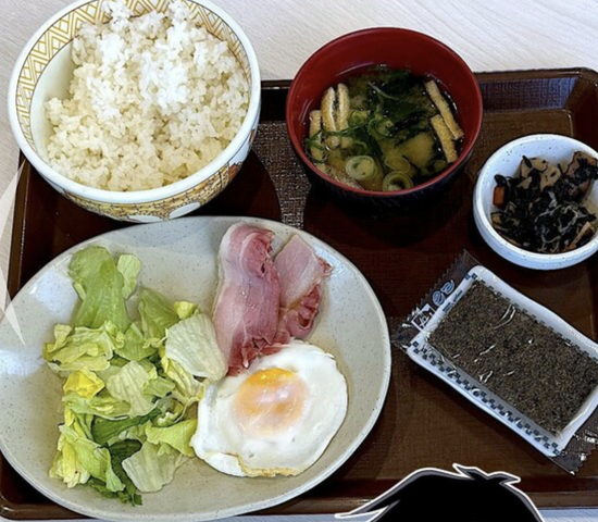 【画像】「企業努力が凄まじすぎる」すき家の“450円モーニング” ｗｗｗ