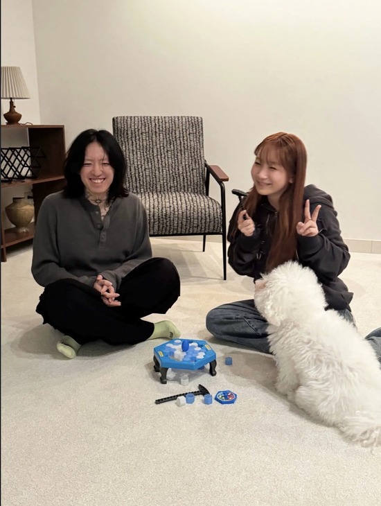 【画像】YOASOBI、急にイチャつきだすｗｗｗｗｗ