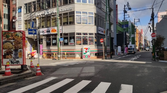 【画像】半分セブンイレブンが見つかるｗｗｗｗｗｗｗｗ