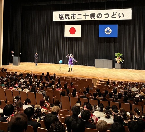 【画像】成人式に売れてない知らん芸人来てたｗｗｗｗｗｗ