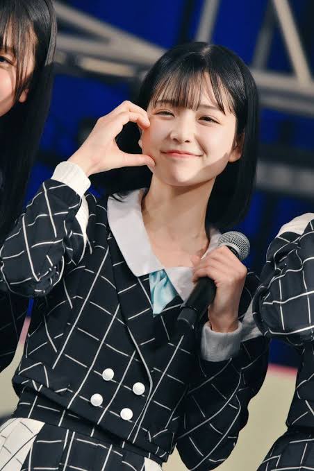 【画像】これがAKBの新センターだけどどう 乃木坂より可愛くない？ｗｗｗｗｗｗ