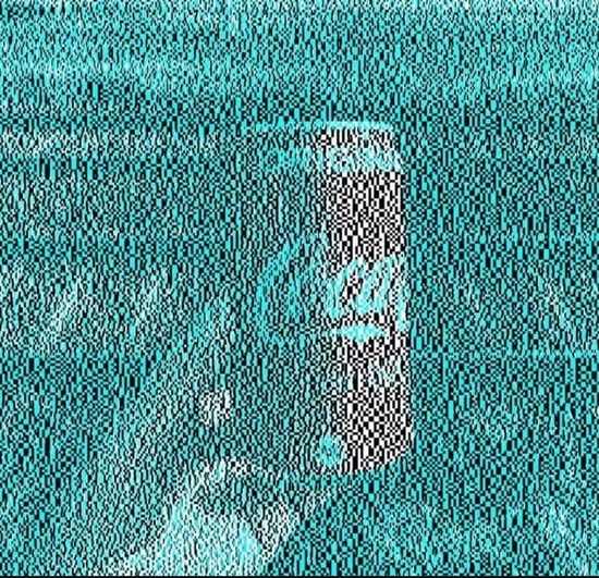 【画像】明らかに赤いコーラの缶、発見されるｗｗｗ